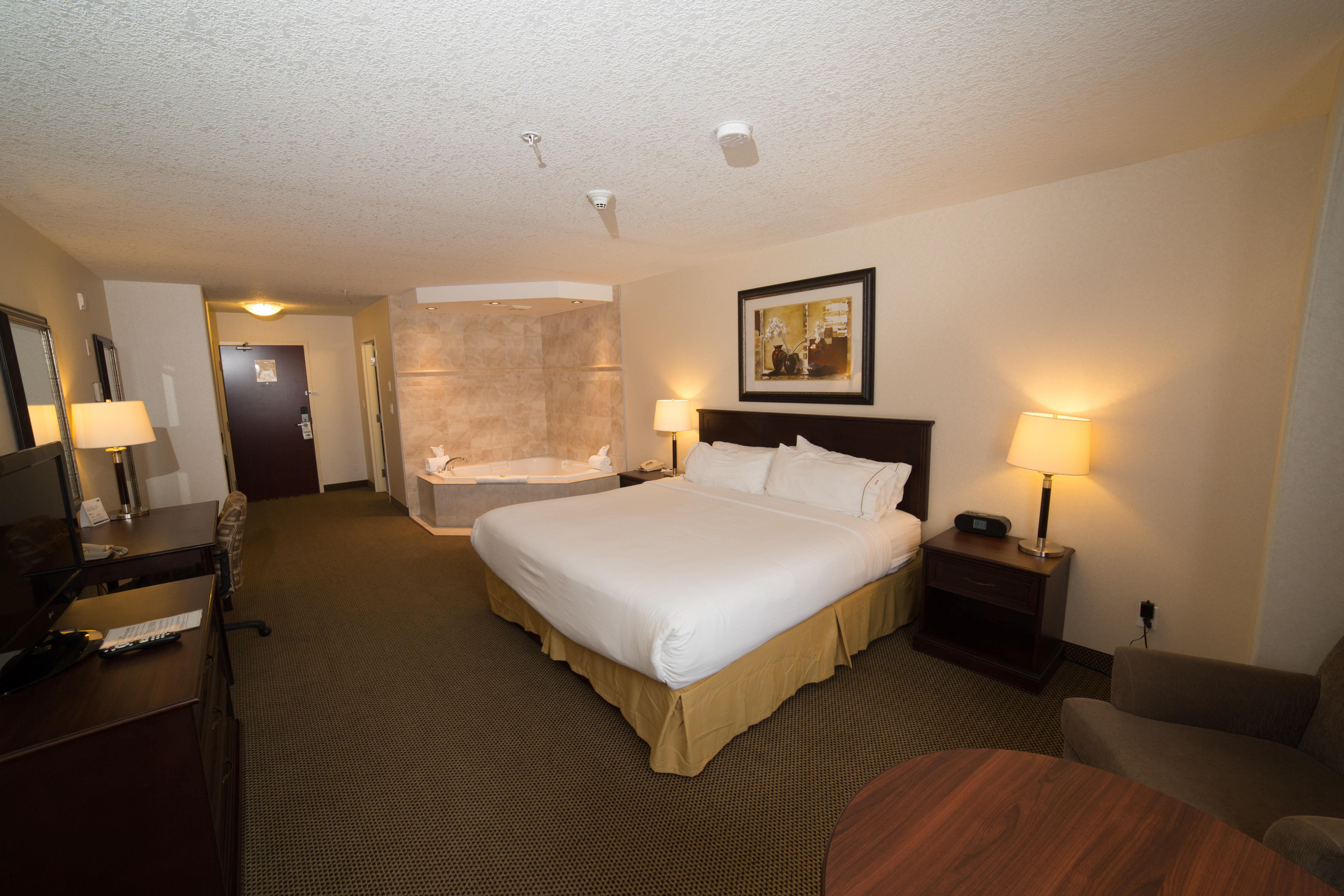 Holiday Inn Express & Suites Whitecourt By Ihg Eksteriør bilde