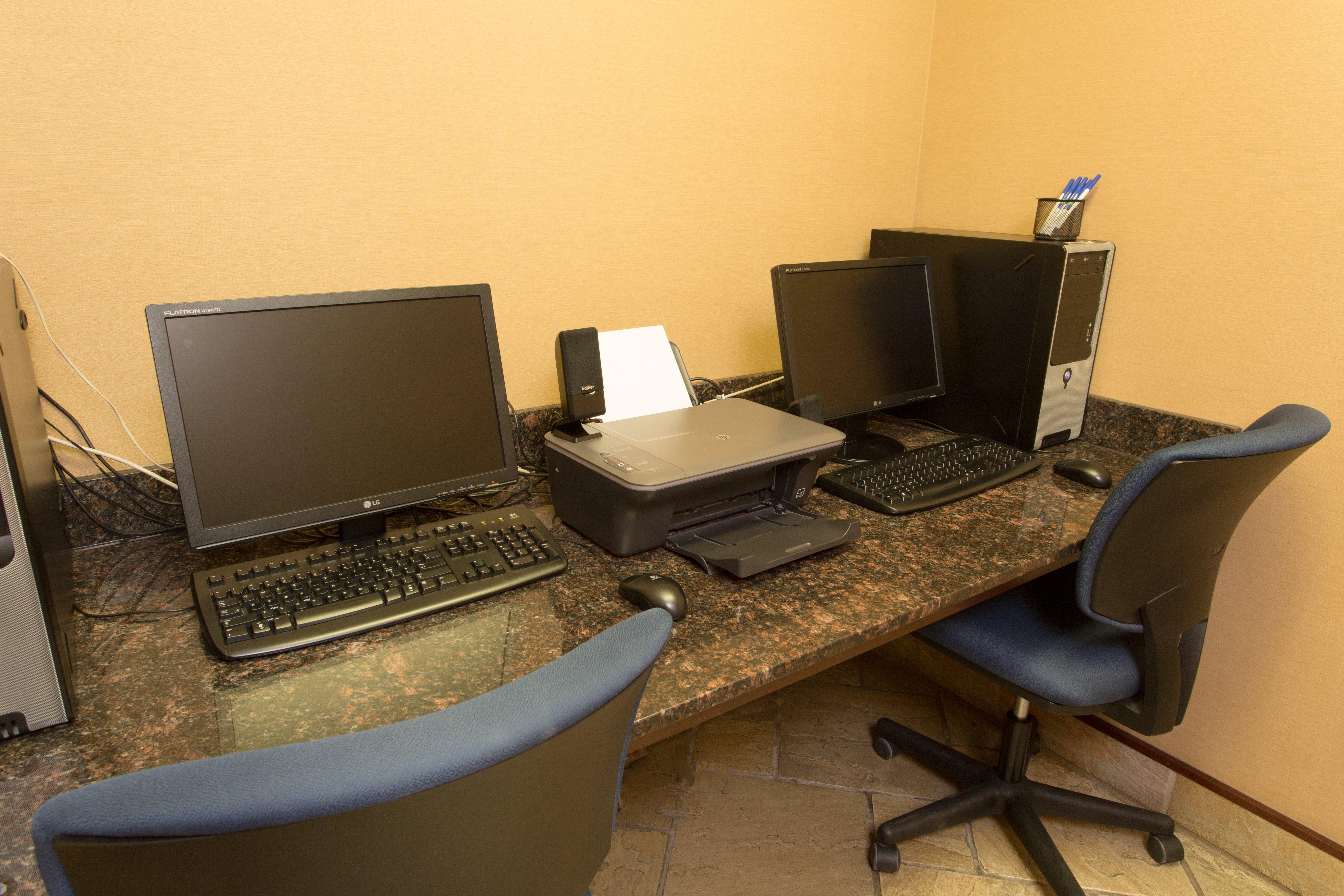 Holiday Inn Express & Suites Whitecourt By Ihg Eksteriør bilde