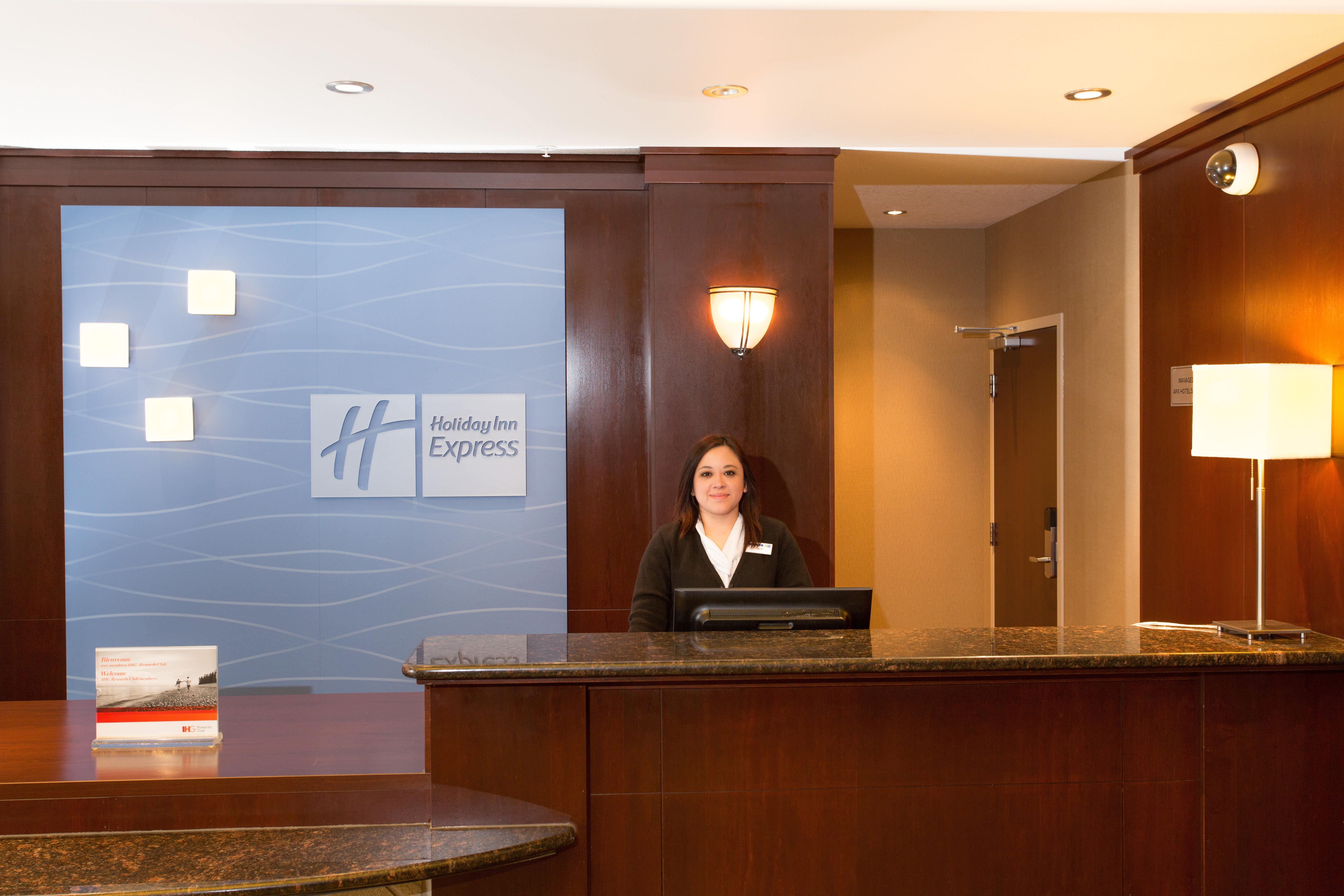 Holiday Inn Express & Suites Whitecourt By Ihg Eksteriør bilde