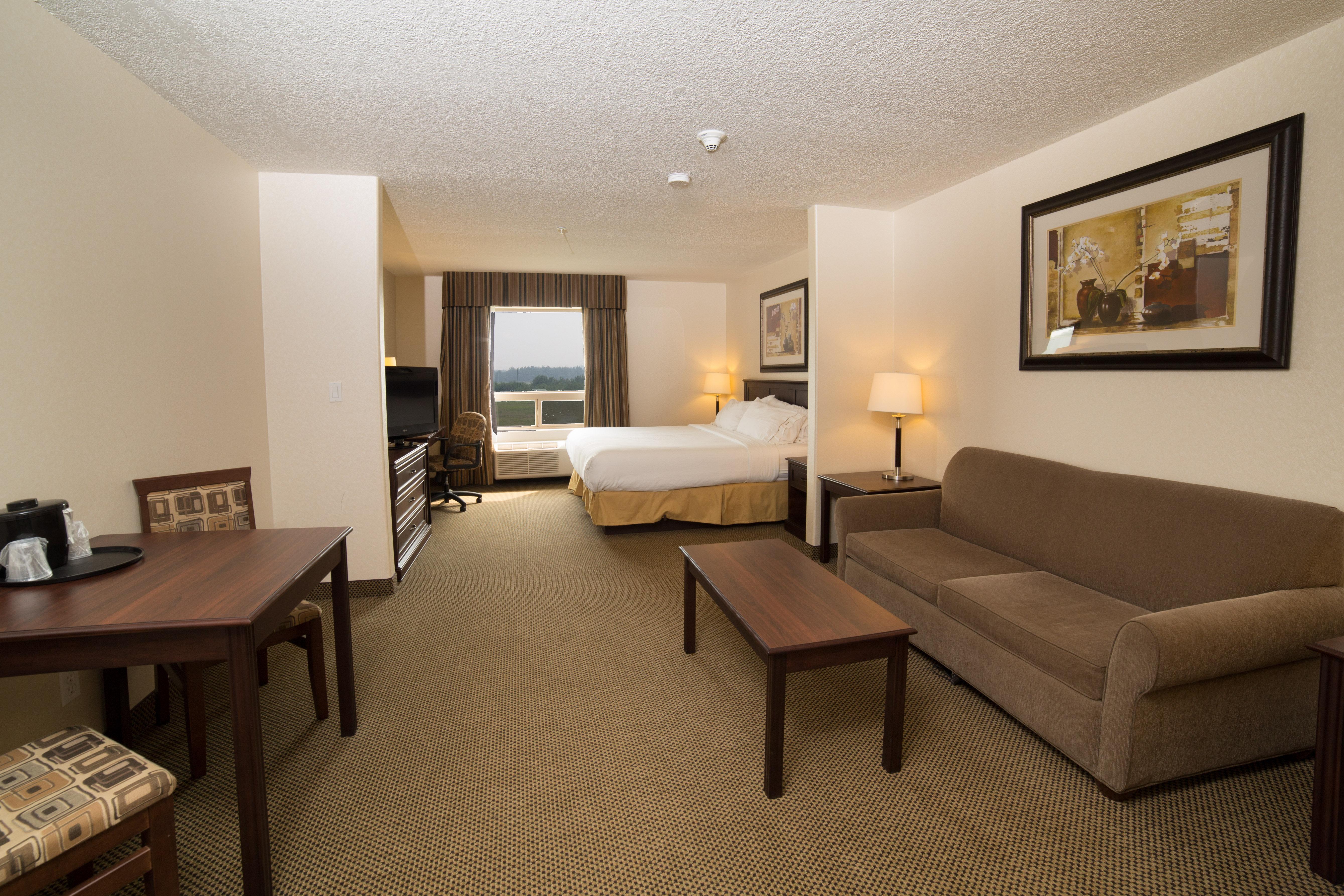 Holiday Inn Express & Suites Whitecourt By Ihg Eksteriør bilde
