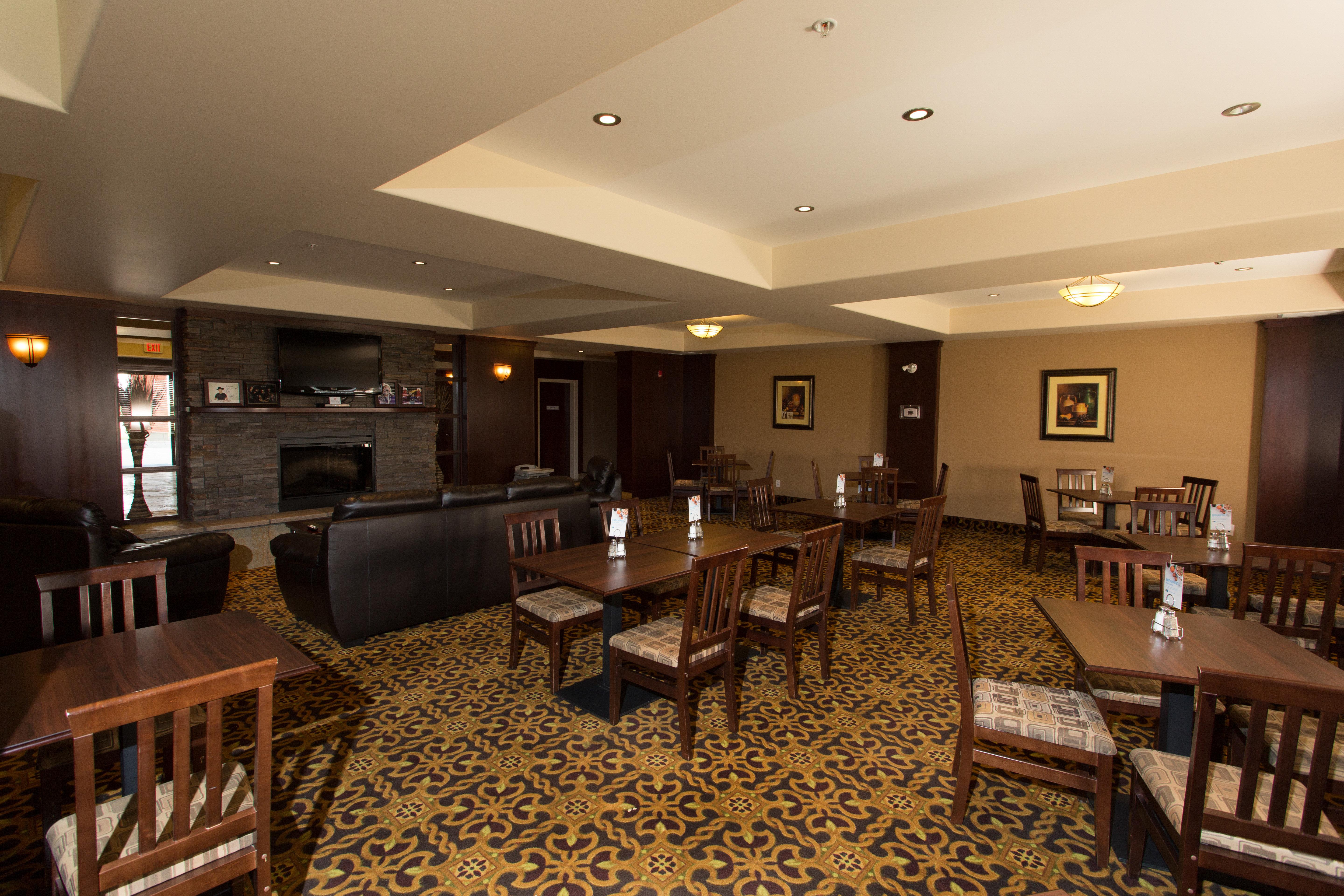 Holiday Inn Express & Suites Whitecourt By Ihg Eksteriør bilde