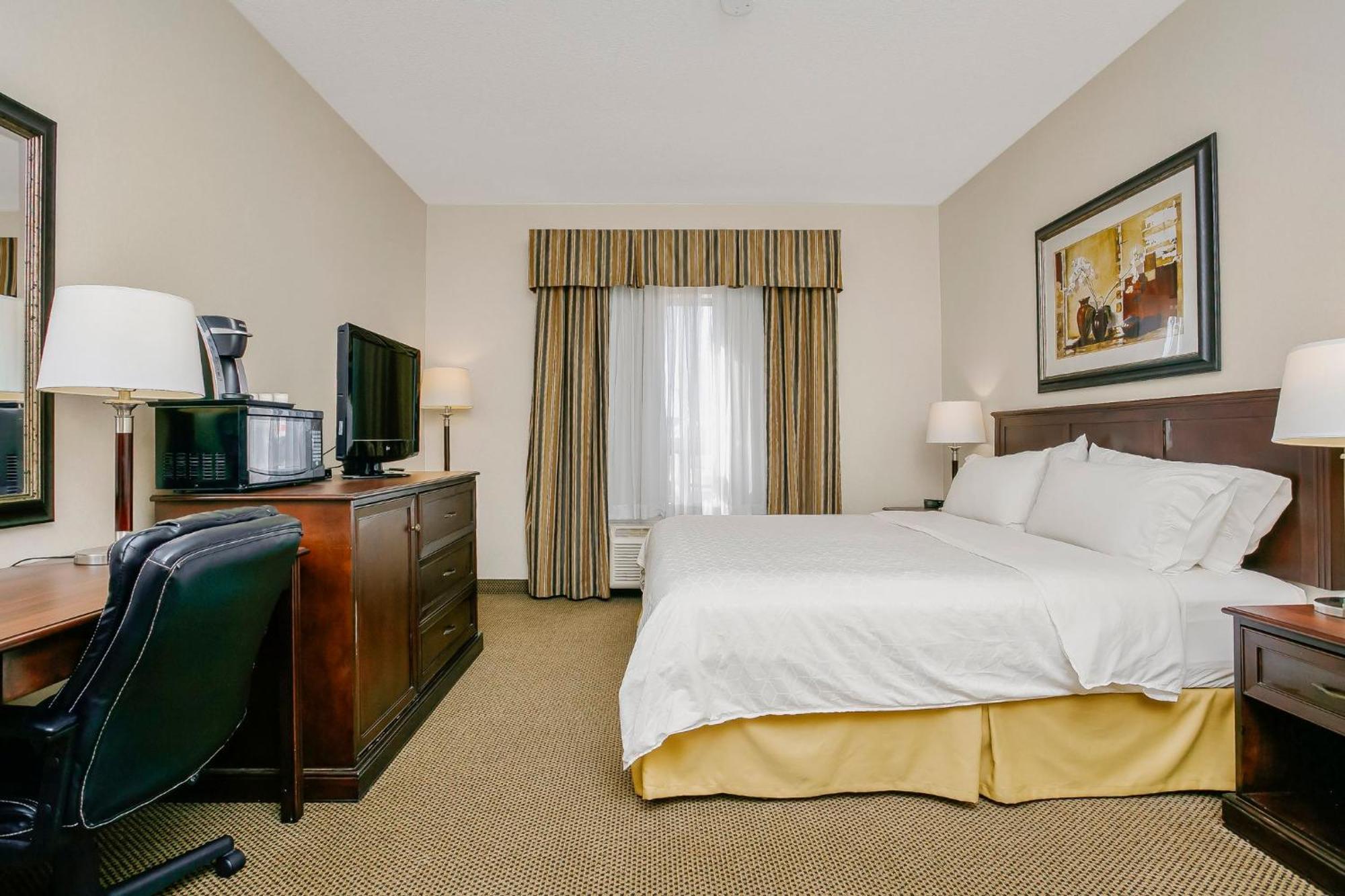 Holiday Inn Express & Suites Whitecourt By Ihg Eksteriør bilde