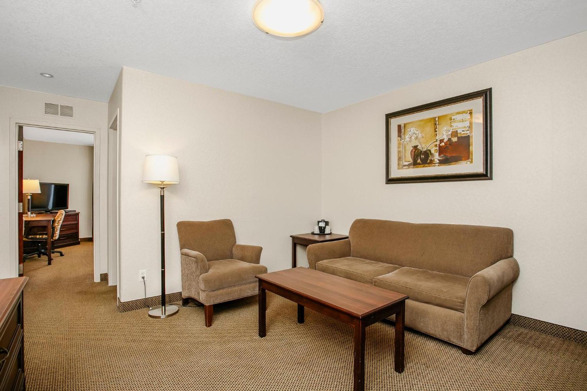 Holiday Inn Express & Suites Whitecourt By Ihg Eksteriør bilde