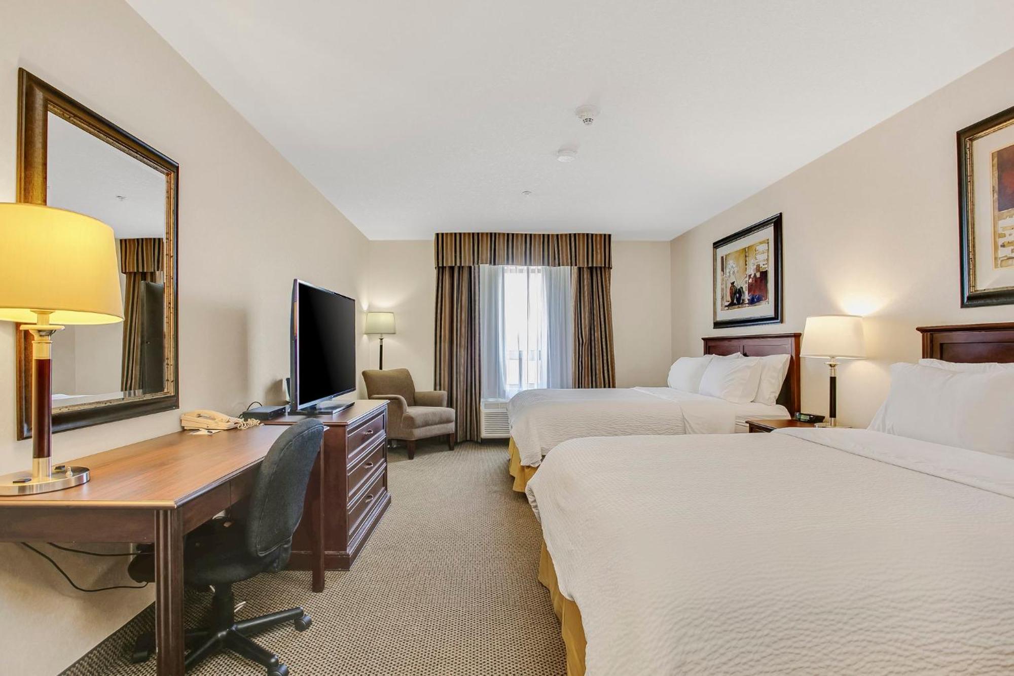 Holiday Inn Express & Suites Whitecourt By Ihg Eksteriør bilde
