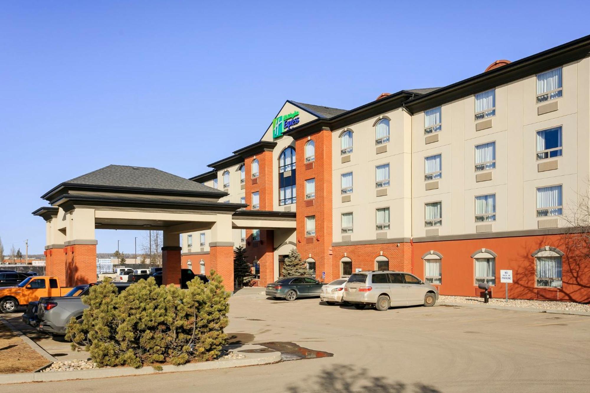 Holiday Inn Express & Suites Whitecourt By Ihg Eksteriør bilde